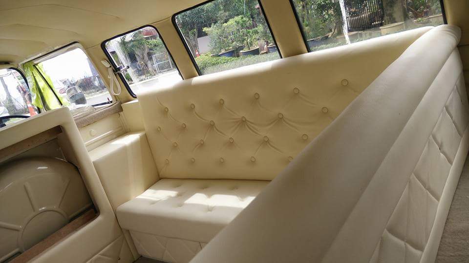 VINTAGE VOLKSWAGEN VAN